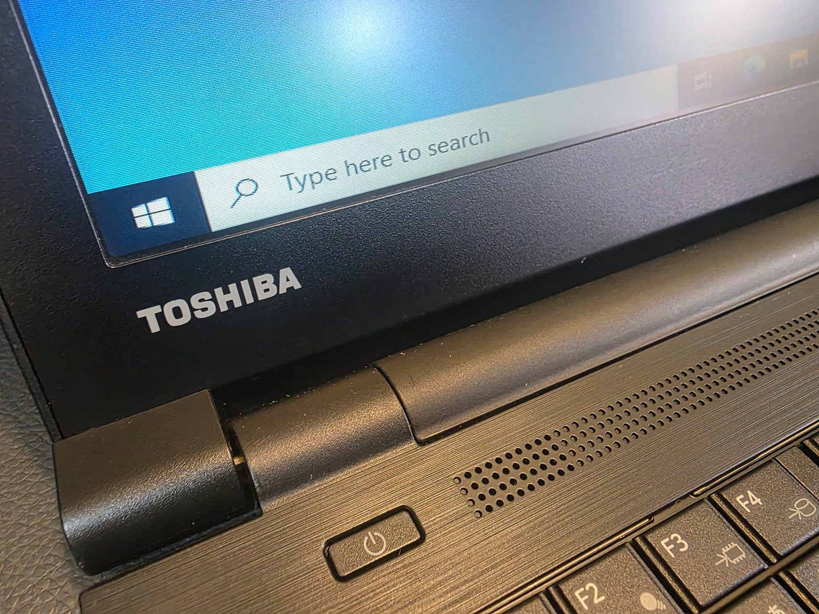 Toshiba Dynabook B45
