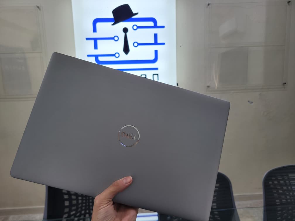 Dell Precision 3561