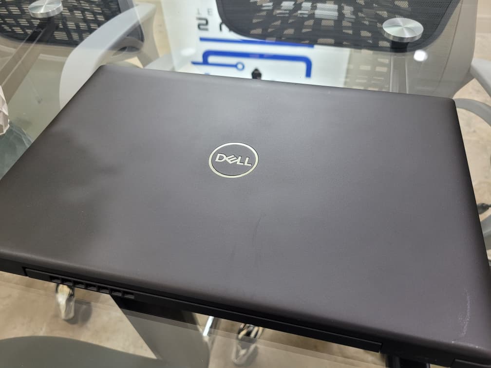 Dell Latitude 3520