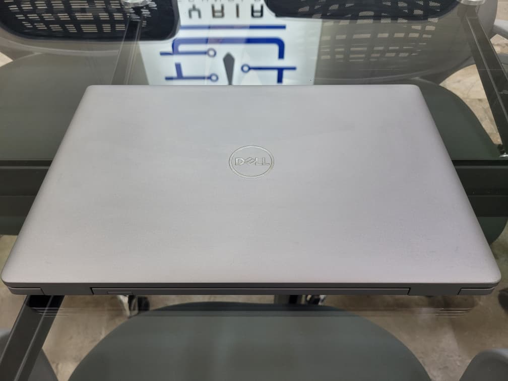 Dell Latitude 5521
